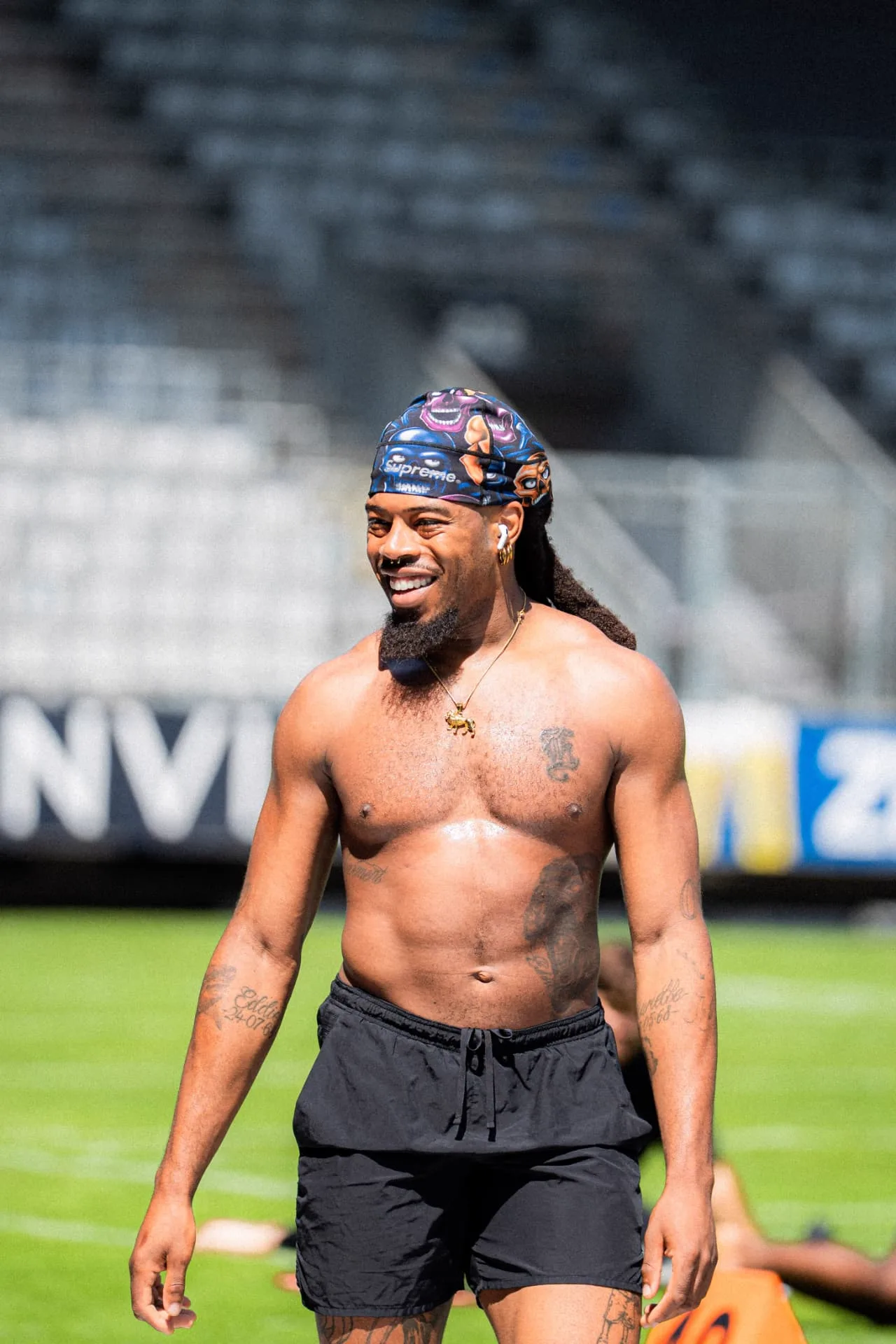 Warm-up smile, Sport photography